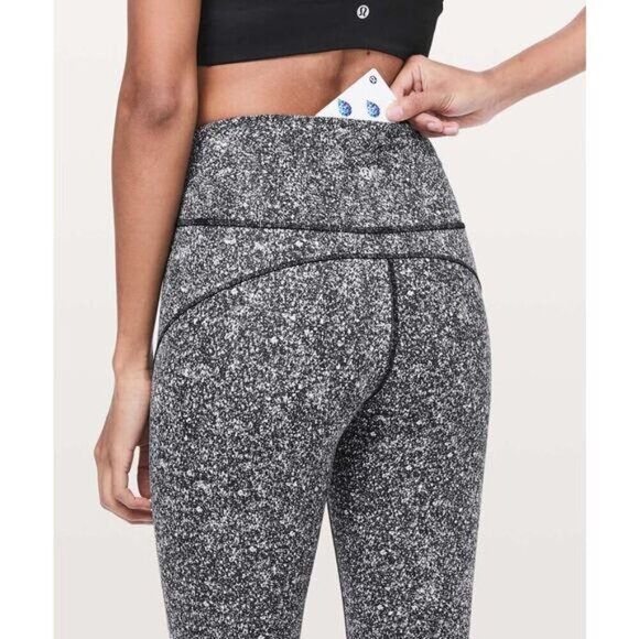 LULULEMON In Movement Tight 25" Everlux Sz 4 Diffuse Starlight Black - Picture 2 of 8